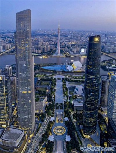 打造全方位高端资源群,引领行业发展 打造全方位高端资源群,引领行业发展
